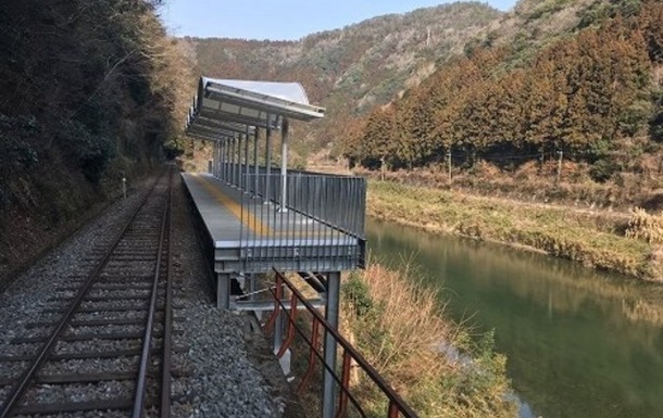 В Японії з явилася залізнична станція без входу і виходу