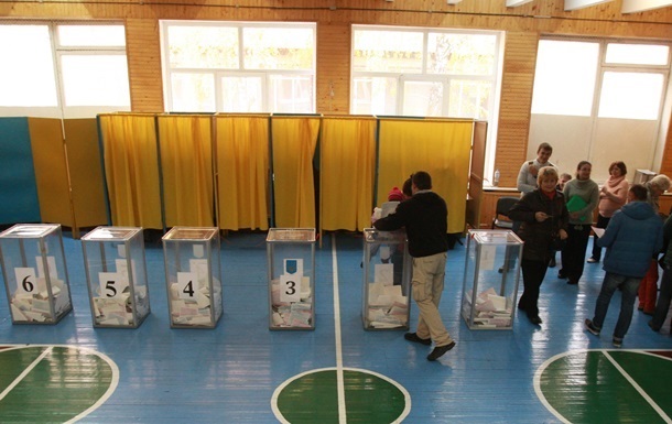 До другого туру виборів місце голосування змінили більше українців