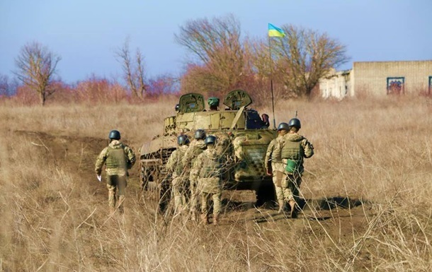 На Донбасі п ять обстрілів за день, втрат немає