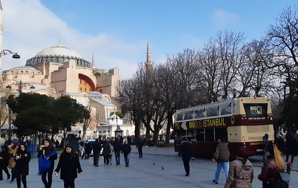 В Турции туристы забыли в такси тридцать тысяч евро