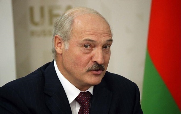 Лукашенко привітав Зеленського з перемогою на виборах