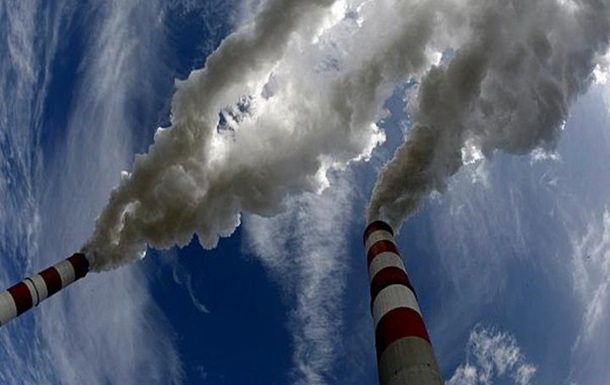 Украинские предприятия с 90-х сократили выбросы почти в четыре раза