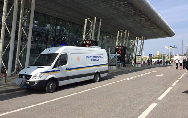 Во Львове сообщили о минировании аэропорта и вокзала