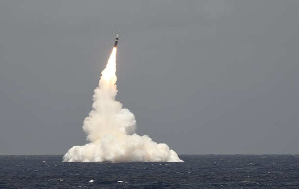 США запустили баллистическую ракету с подлодки