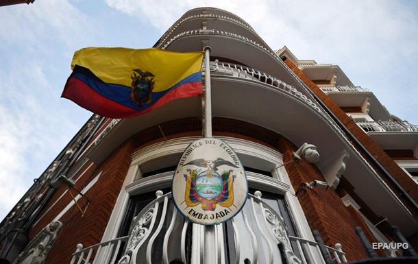Еквадор вирішив передати США речі Ассанжа - ЗМІ