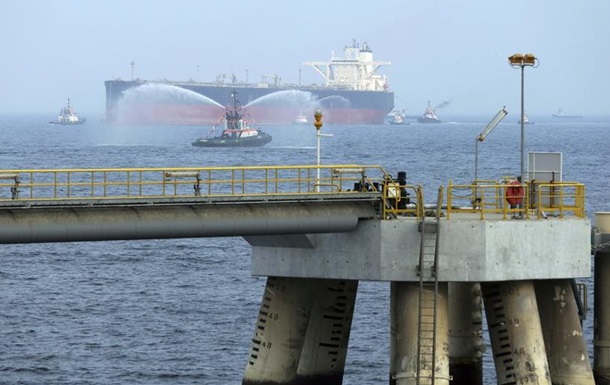 ОАЕ повідомили про напад на нафтові танкери в Перській затоці