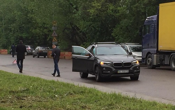 Во Львове в автомобиле BMW сработало взрывное устройство - СМИ