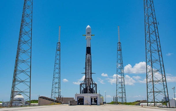 SpaceX вновь отложила запуск ракеты с 60 спутниками