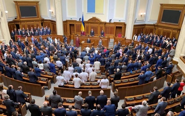 Зеленский пригласил глав фракций на переговоры