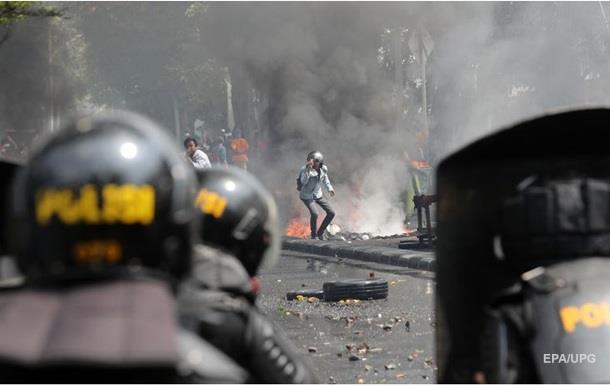  Майдан  в Индонезии: шестеро погибших
