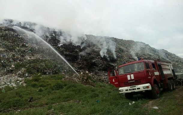 Пожежа в Полтаві: горить міське сміттєзвалище