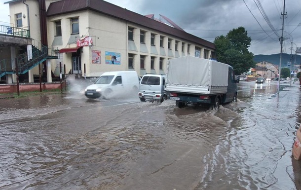 Зливи затопили низку міст в Україні