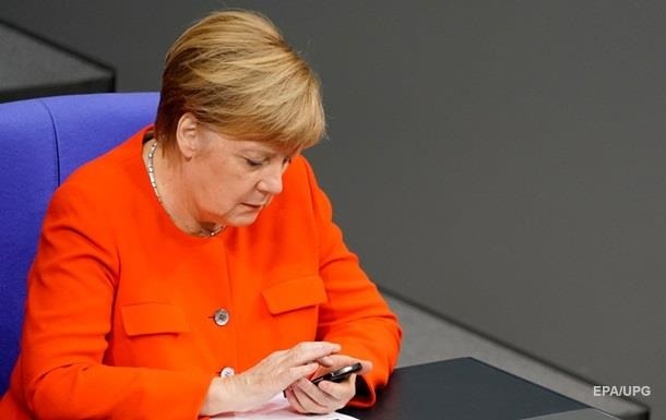 Меркель і Зеленський обговорили ситуацію на Донбасі