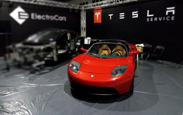 На виставці в Києві презентують Tesla Rоadster
