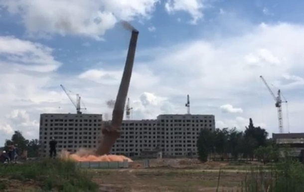 В Харькове подорвали трубу заводской котельной