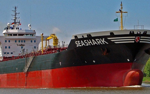 В Україну повертаються ще дев ять моряків із затриманого в Єгипті танкера
