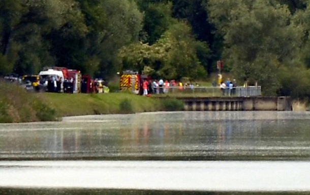 На річці Рейн перекинувся човен з туристами: троє загиблих