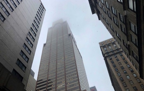 Вертолет врезался в небоскреб в Нью-Йорке