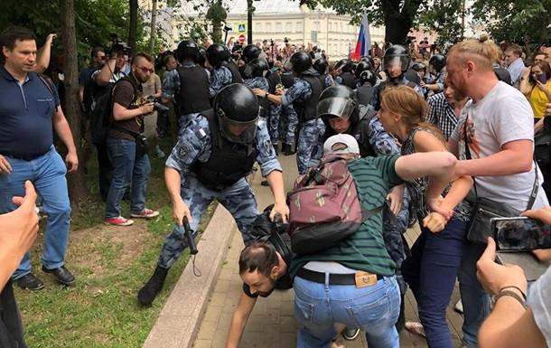 У Москві затримані 200 учасників несанкціонованого мітингу