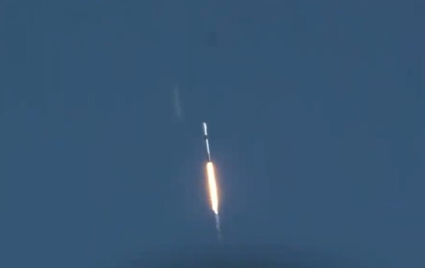 SpaceX запустила ракету Falcon 9 з трьома супутниками