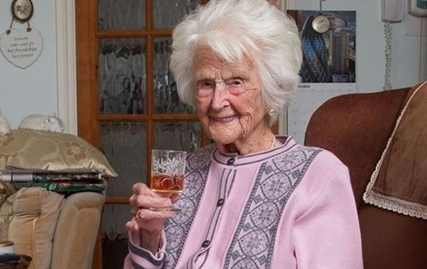 Британка ежедневно пила виски и умерла в 112 лет
