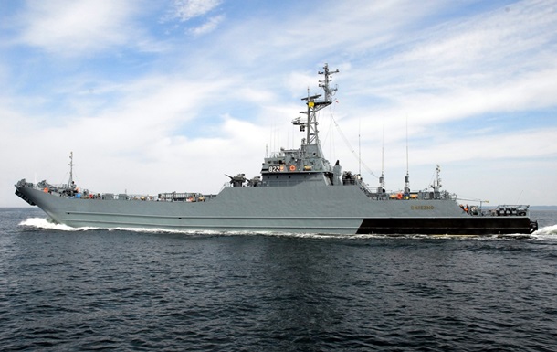 Польский корабль получил пробоину во время учений НАТО