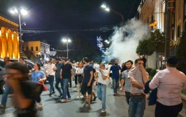 Розгін мітингу в Тбілісі: постраждали 52 людини