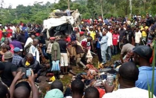 У Камеруні зіткнулися автобус і вантажівка: 22 жертви