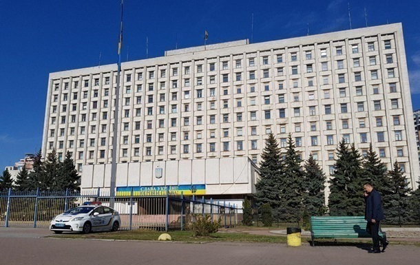 ЦИК зарегистрировал более четырех тысяч кандидатов в депутаты Рады