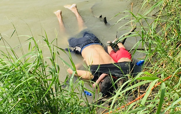 Батько і однорічна донька потонули на очах матері на кордоні США і Мексики