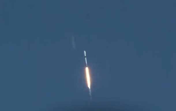 SpaceX втратила зв язок з трьома супутниками