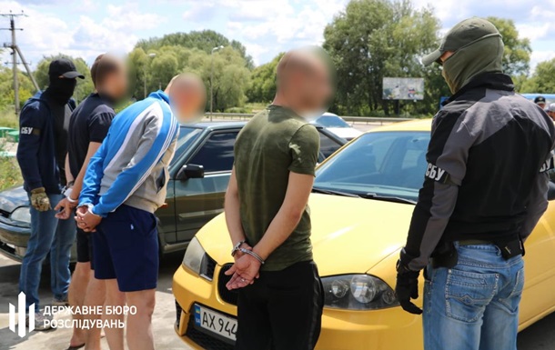 Двоих полицейских задержали за вымогательство в Мелитополе