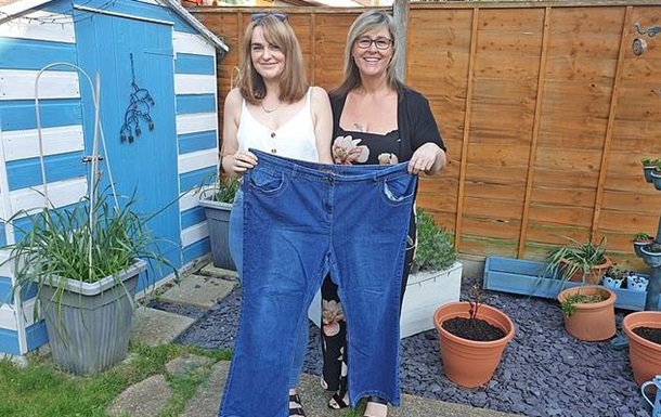 Мать вдохновила дочь похудеть на 60 кг