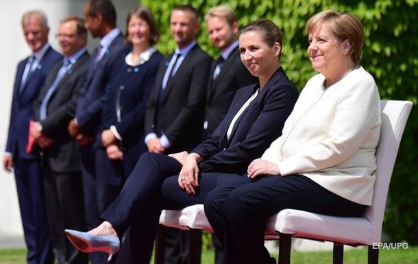 Через тремтіння Меркель у Берліні змінили офіційний протокол