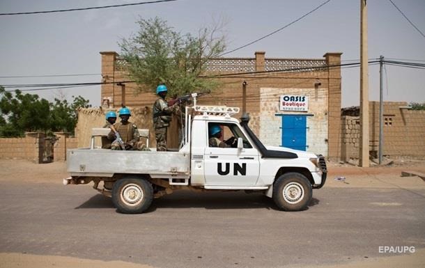 Автомобіль ООН підірвався в Малі: 10 миротворців поранені