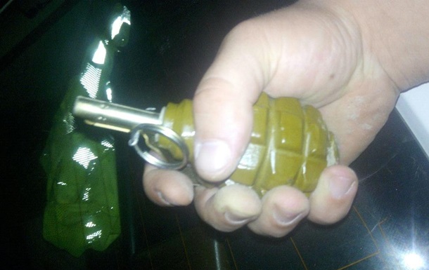 На Киевщине ветеран АТО угрожал взорвать гранату в доме с детьми