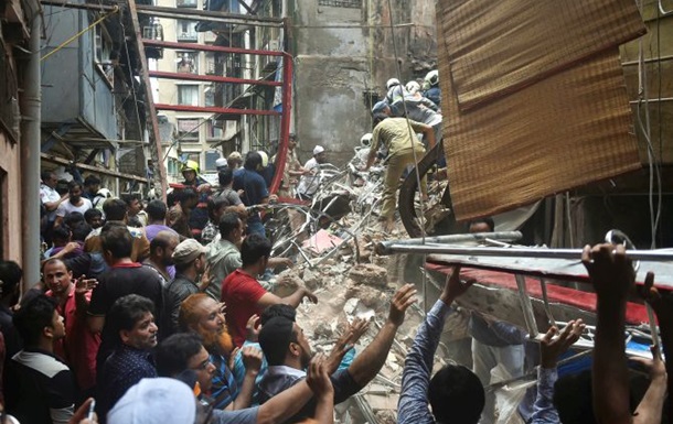 Під час обвалення будівлі в Мумбаї загинули 14 осіб