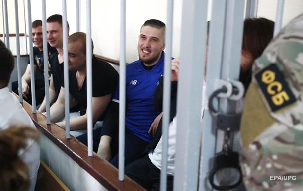 Украинским морякам продлили арест на три месяца