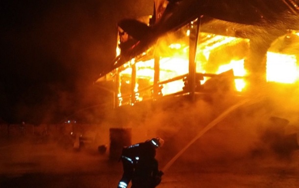 На Закарпатье сожгли отельный комплекс депутата