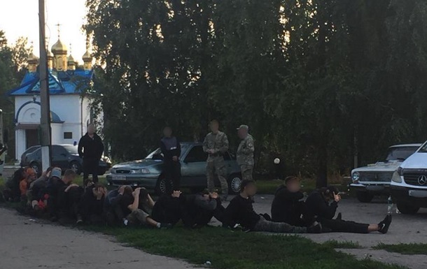 На Харківщині 46 осіб намагалися захопити сільгосппідприємство