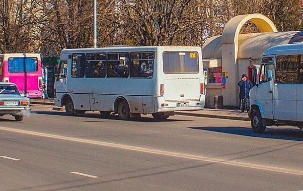 Бабушка уехала из Черноморска, забыв внука на остановке