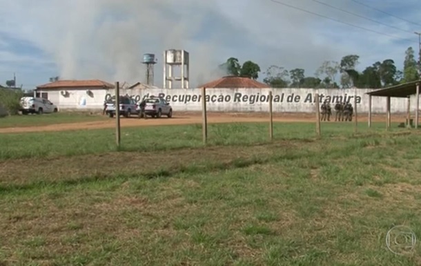 В бразильской тюрьме в драке погибли более 50 человек
