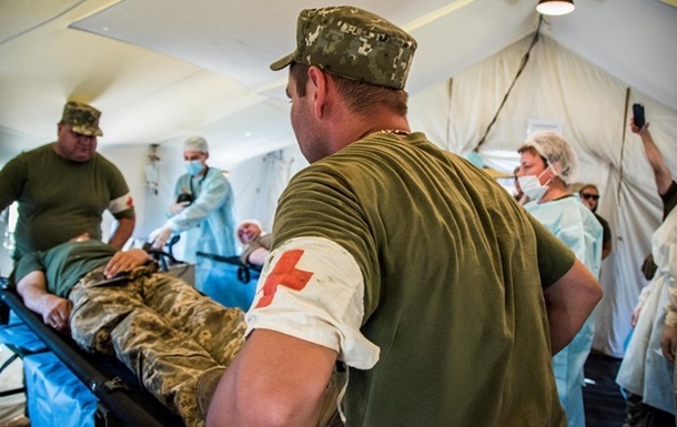 На Донбассе подорвался военный