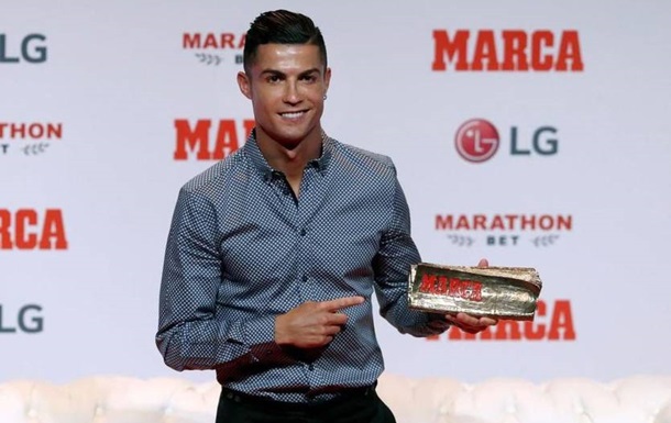 Роналду получил награду  Легенда  от известного издания