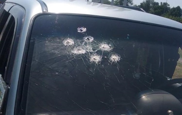 Под Одессой автомобиль расстреляли из ружья