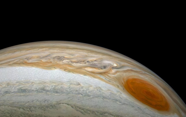 Велику червону пляму на Юпітері показали на нових фото