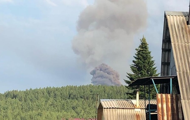Взрывы на складе боеприпасов под Красноярском прекратились 