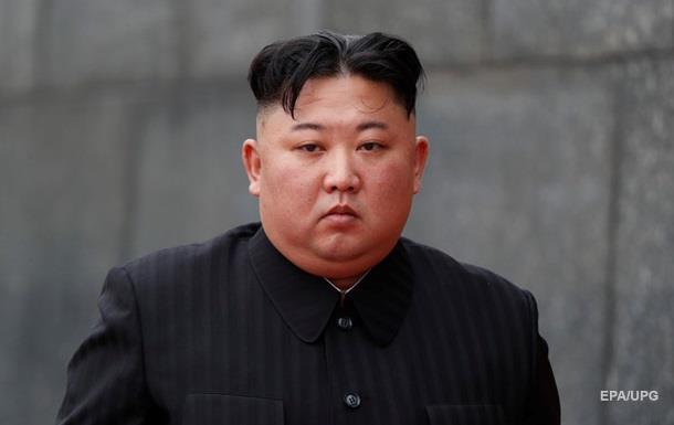 Ким Чен Ын руководил испытаниями новых ракет − СМИ