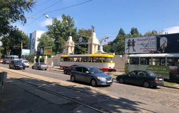 В Одесі через збій на підстанції паралізований електротранспорт