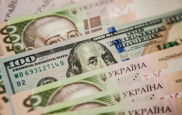 Курс валют на 15 августа: НБУ опустил гривну на 10 копеек